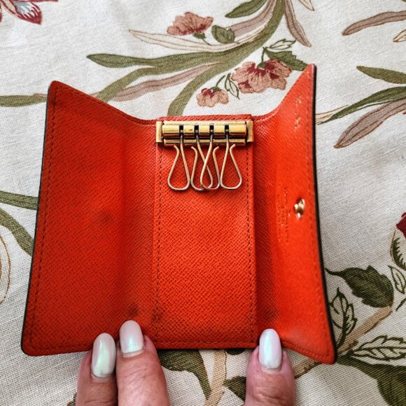 Louis Vuitton Monogram 4 Key Holder - Picture 8 of 12